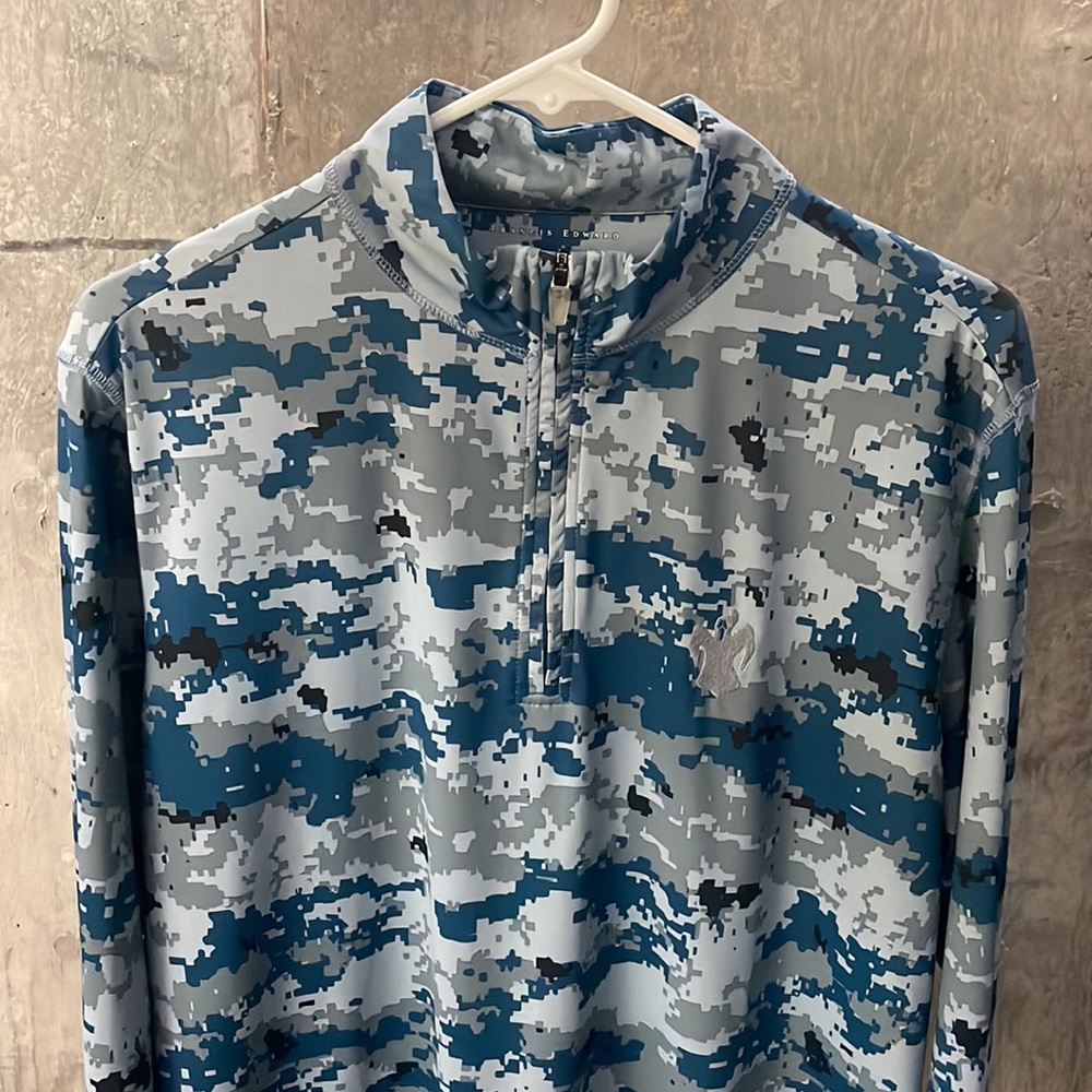 Francis Edward Blue Camo Golf Quarter Zip size Small from Pumpkin Ridge